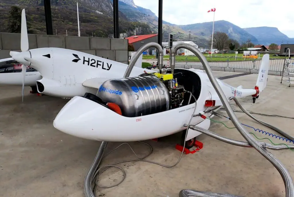 A liquid hydrogen tank on H2FLY’s HY4 electric aircraft. Credit H2FLY.