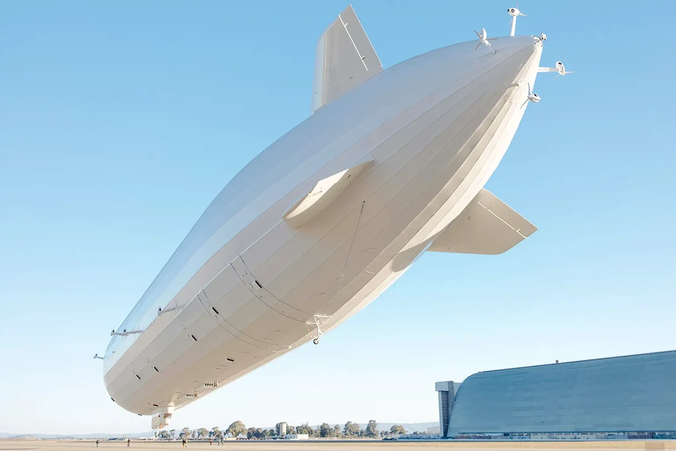 Pathfinder 1, a hybrid electric rigid airship prototype designed and built by LTA Research. The airship’s rigid structure is made from CFRP tubes and titanium joints. It is 124.5 m long. Credit LTA Research.
