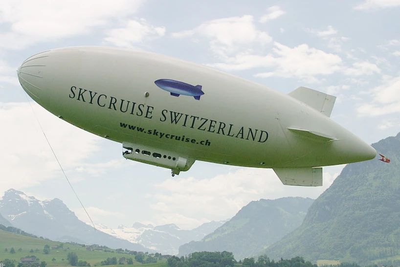 The Skyship 600, a non-rigid airship with a gas volume of 6,666 m3 which first flew in 1984. It features a polyester hull. Credit luftschiffseiten.de.